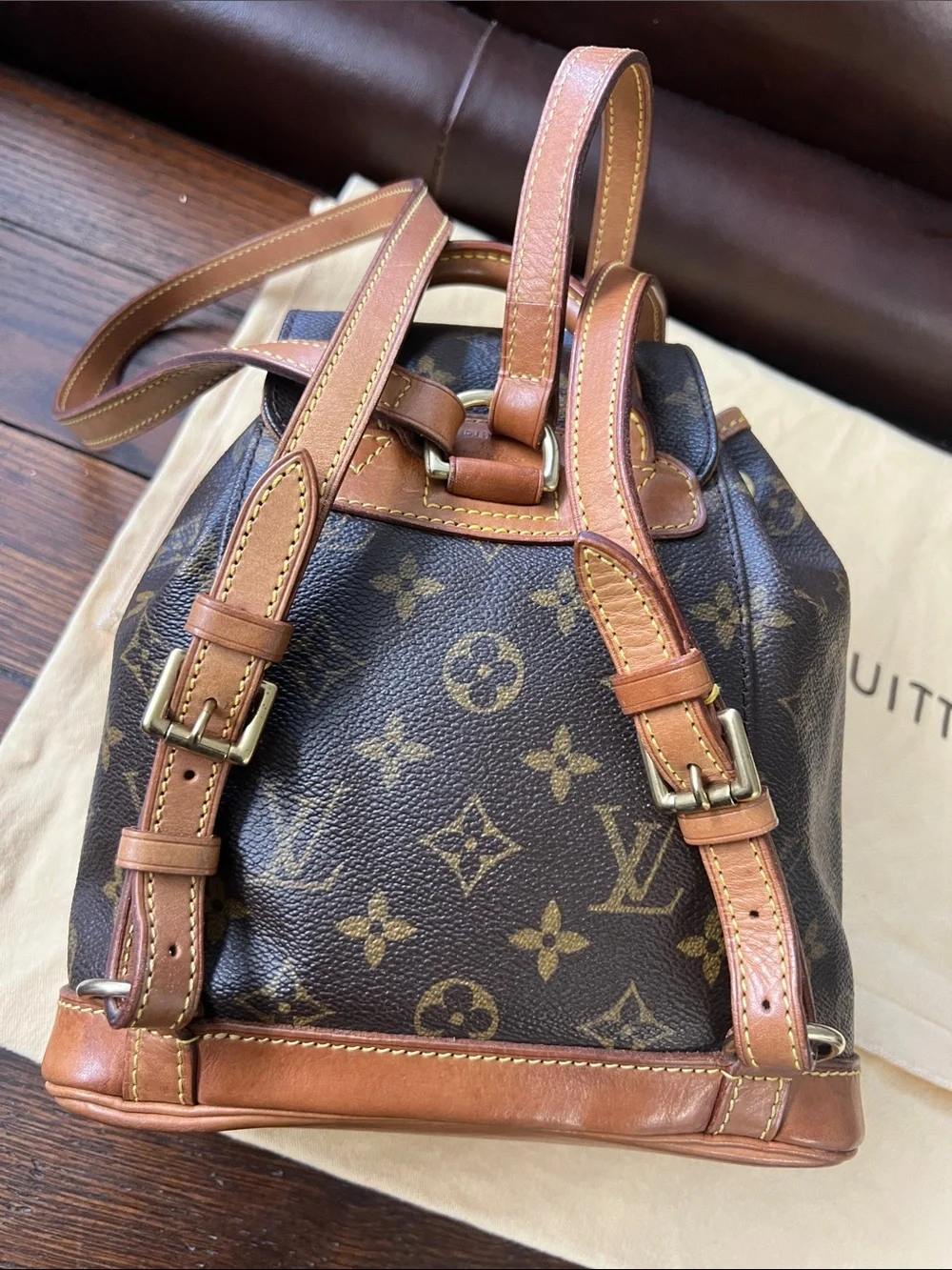 Louis Vuitton compact designer